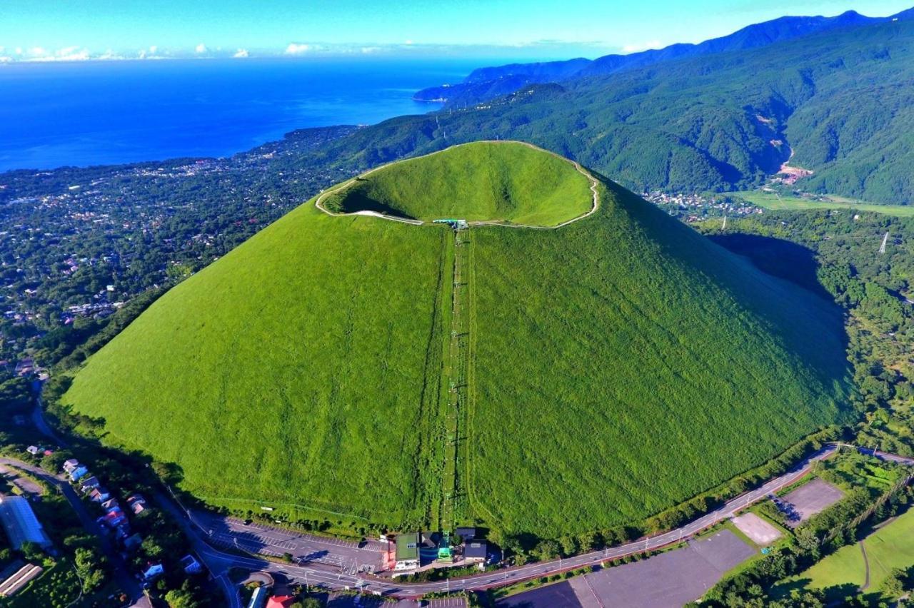 伊豆高原 温泉付別荘 Isana Mountain Villa Futo Exteriör bild